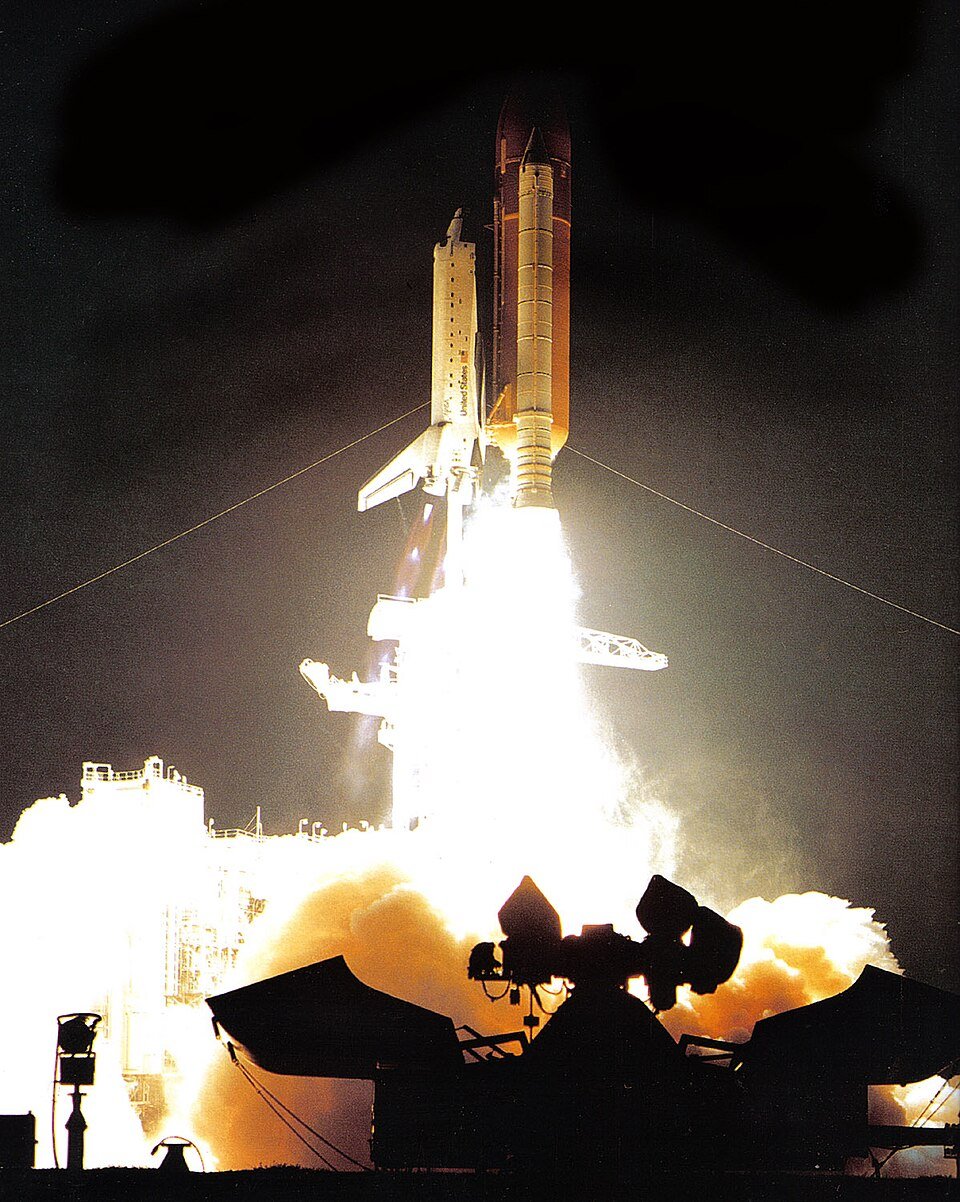 STS-33 launch operations photography