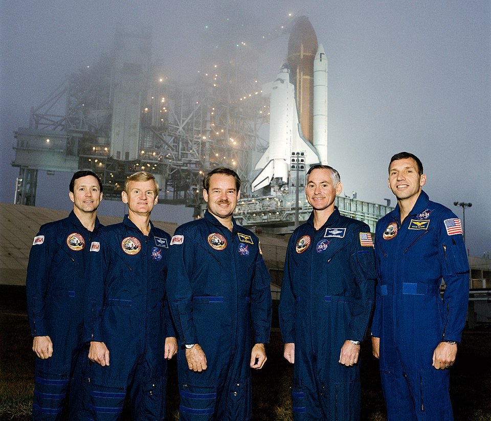 STS-36 launch operations photography