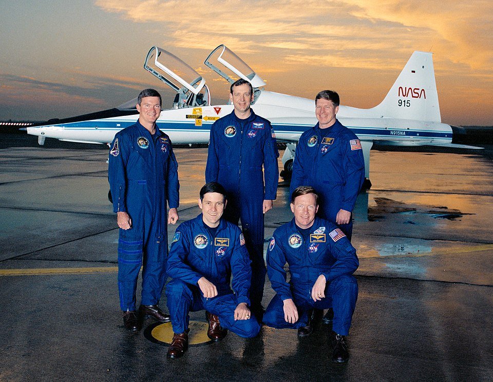 STS-41 launch operations photography