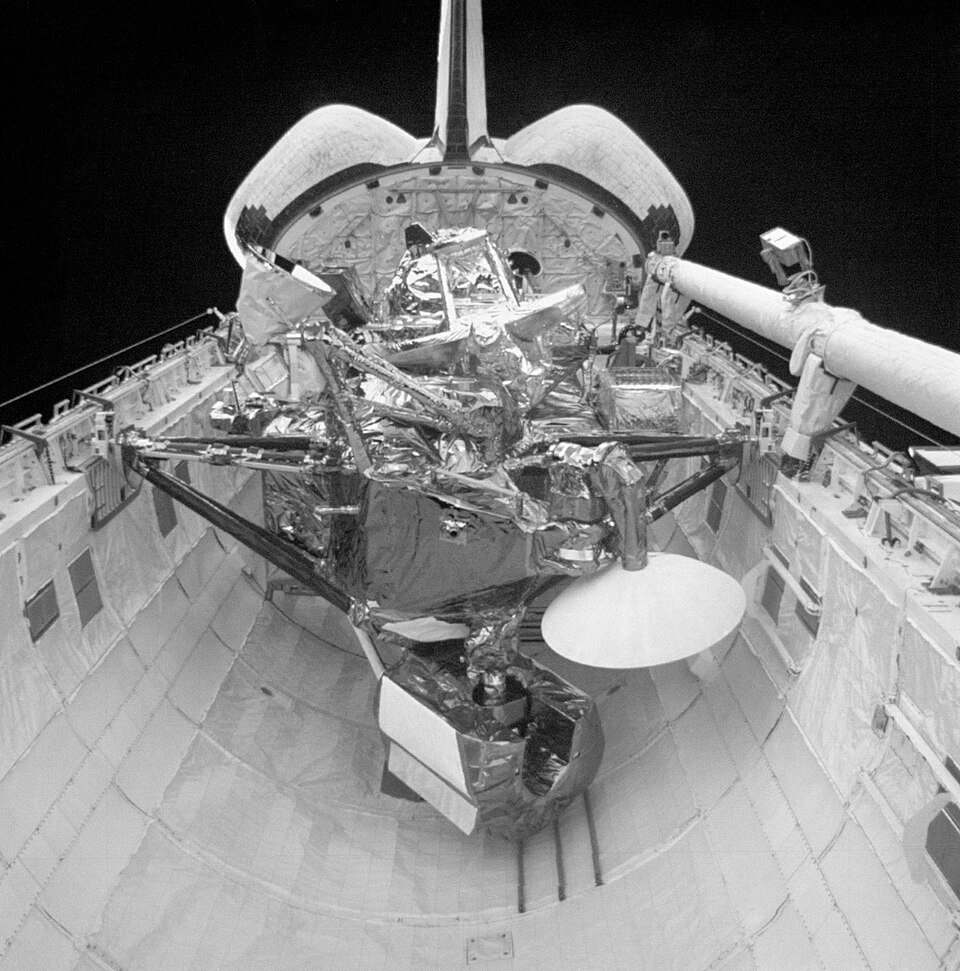 STS-48 launch operations photography