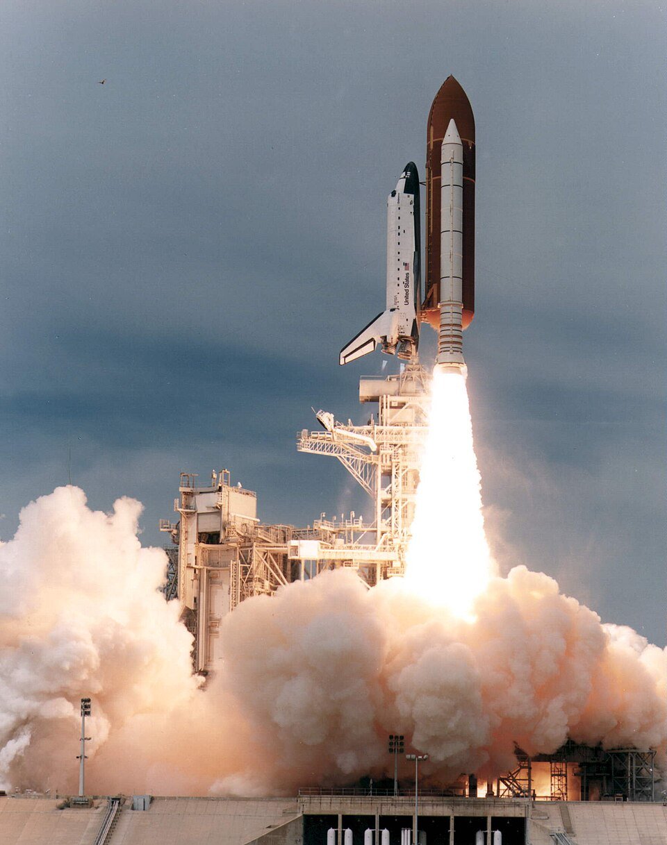 STS-69 launch operations photography