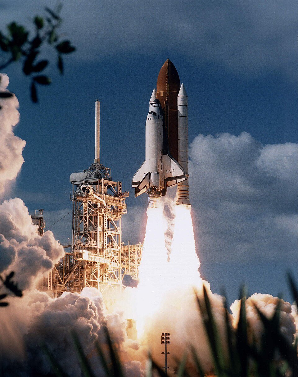 STS-80 launch operations photography