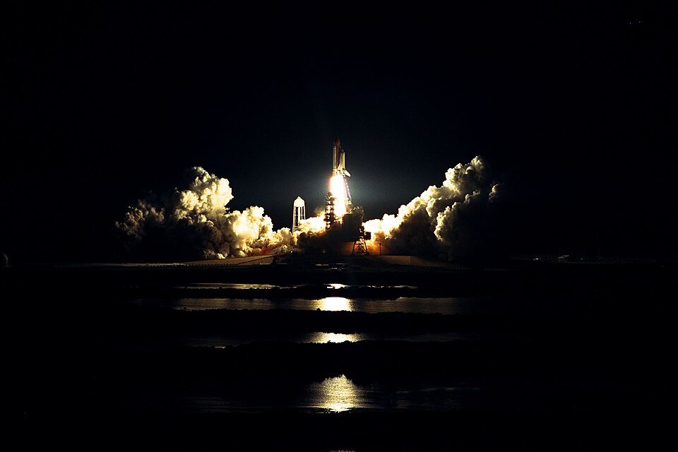 STS-86 launch operations photography