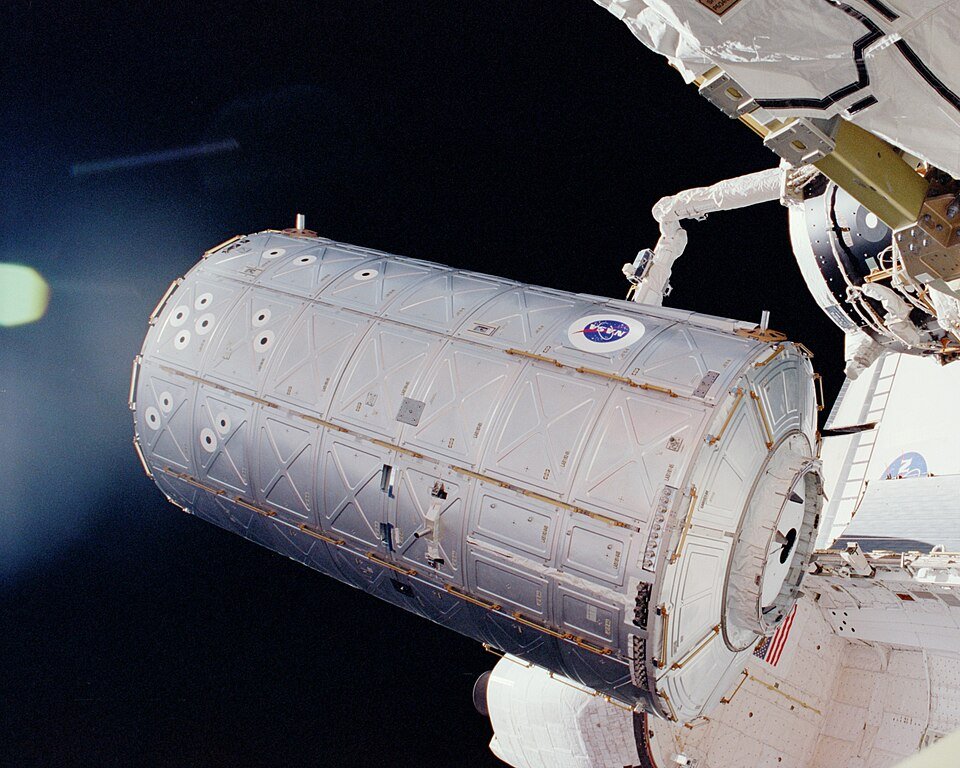 STS-98 launch operations photography